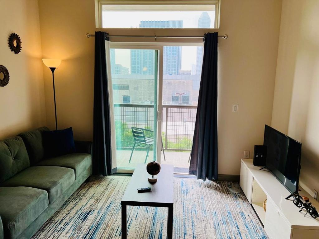 Downtown Apt Free Parking - Pool - Gym - Fully Kitchen Houston Kültér fotó