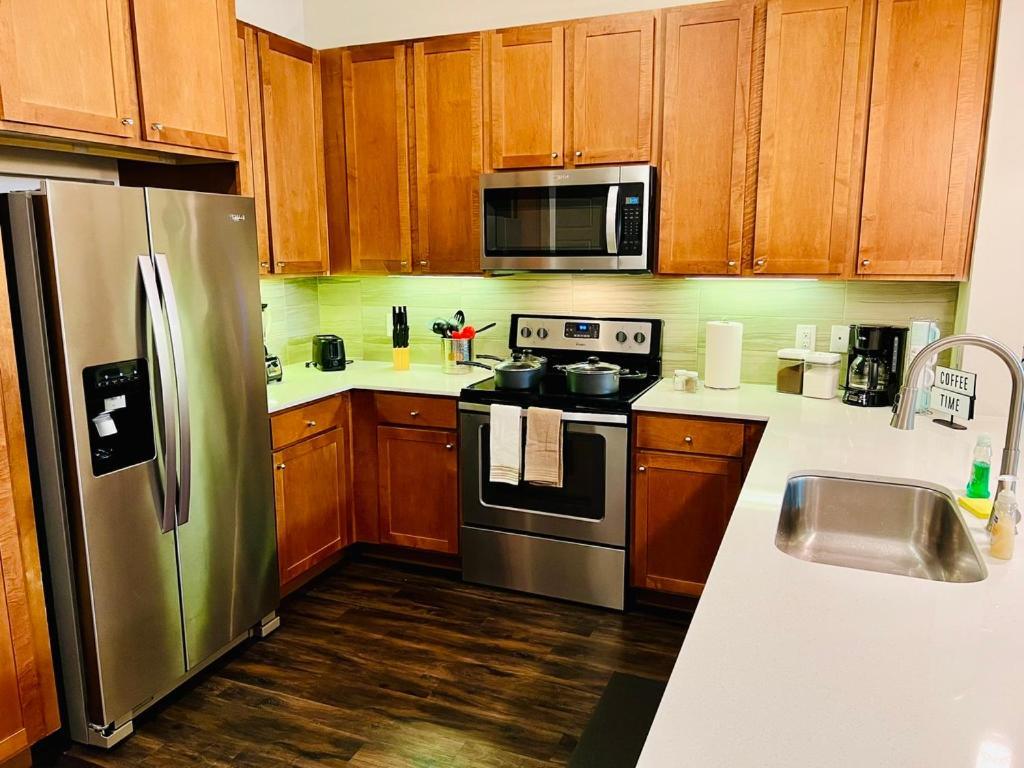 Downtown Apt Free Parking - Pool - Gym - Fully Kitchen Houston Kültér fotó