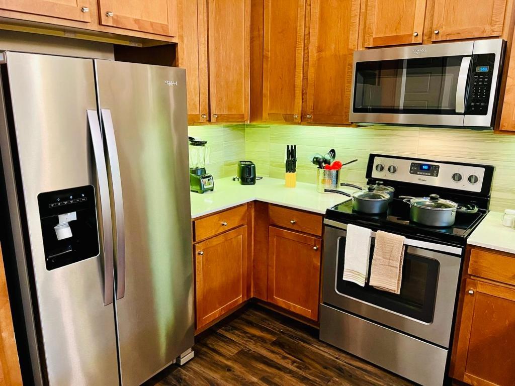 Downtown Apt Free Parking - Pool - Gym - Fully Kitchen Houston Kültér fotó
