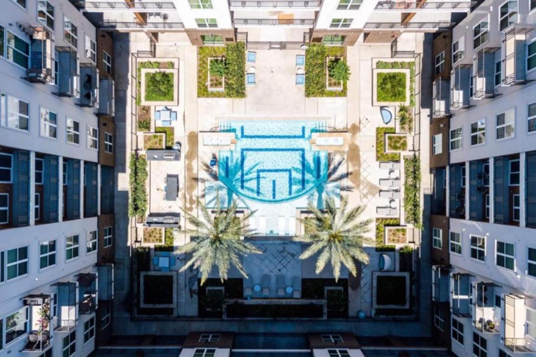 Downtown Apt Free Parking - Pool - Gym - Fully Kitchen Houston Kültér fotó
