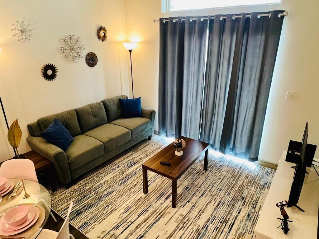 Downtown Apt Free Parking - Pool - Gym - Fully Kitchen Houston Kültér fotó