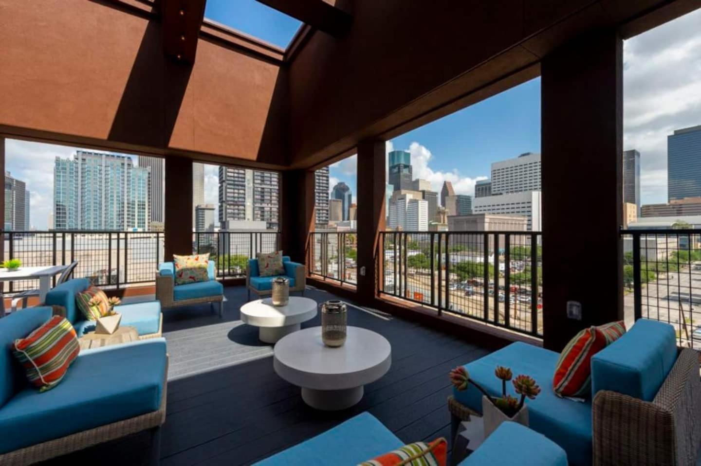 Downtown Apt Free Parking - Pool - Gym - Fully Kitchen Houston Kültér fotó