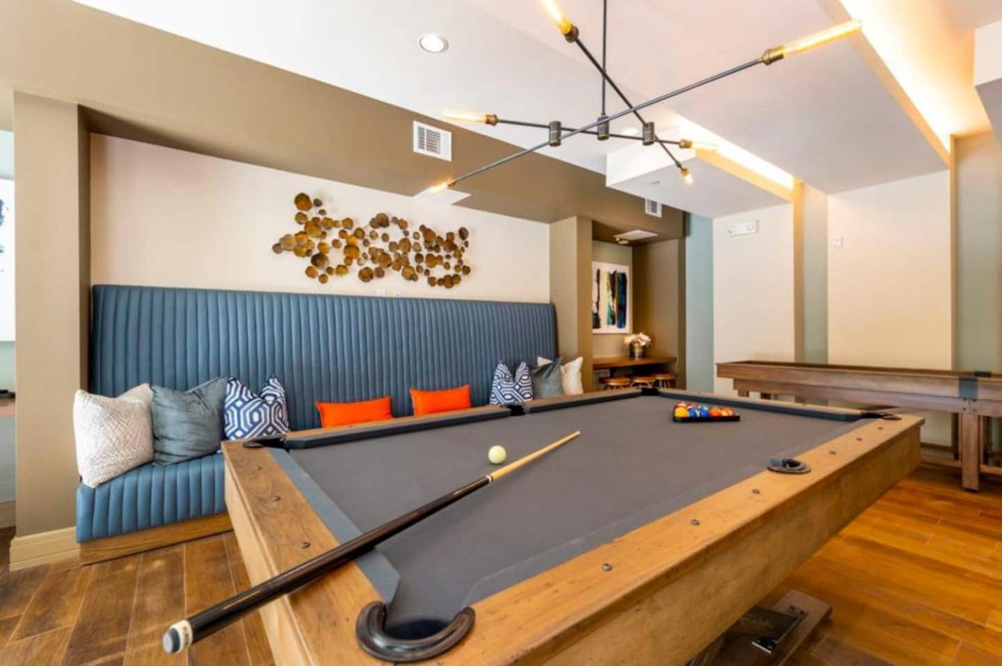 Downtown Apt Free Parking - Pool - Gym - Fully Kitchen Houston Kültér fotó