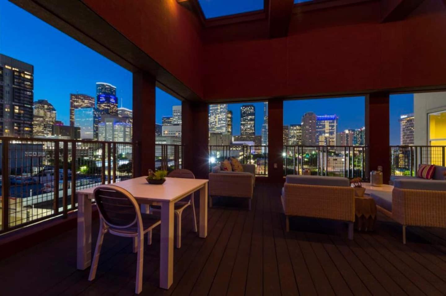 Downtown Apt Free Parking - Pool - Gym - Fully Kitchen Houston Kültér fotó