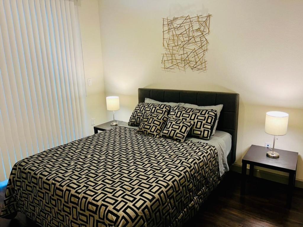 Downtown Apt Free Parking - Pool - Gym - Fully Kitchen Houston Kültér fotó