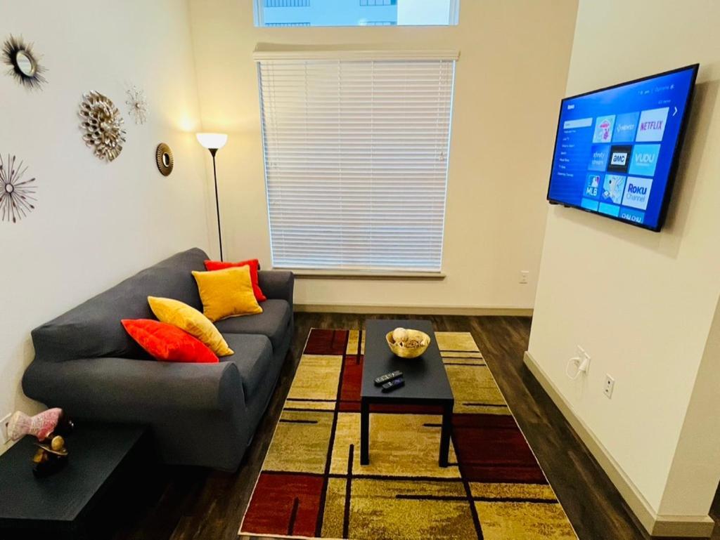 Downtown Apt Free Parking - Pool - Gym - Fully Kitchen Houston Kültér fotó