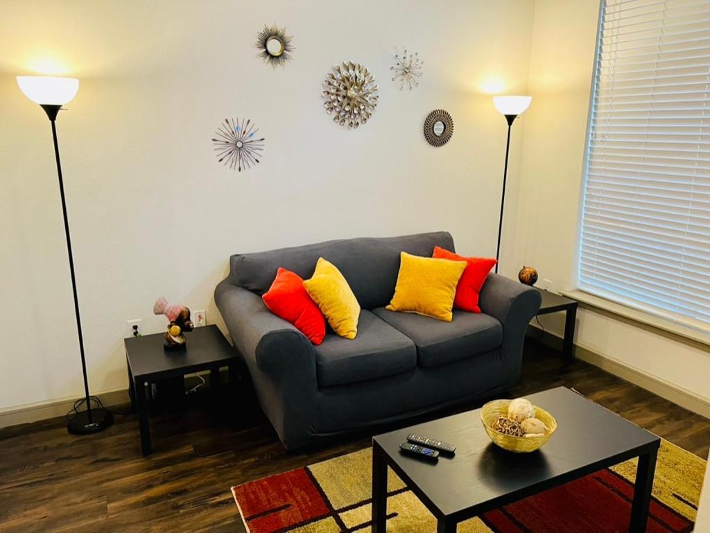Downtown Apt Free Parking - Pool - Gym - Fully Kitchen Houston Kültér fotó